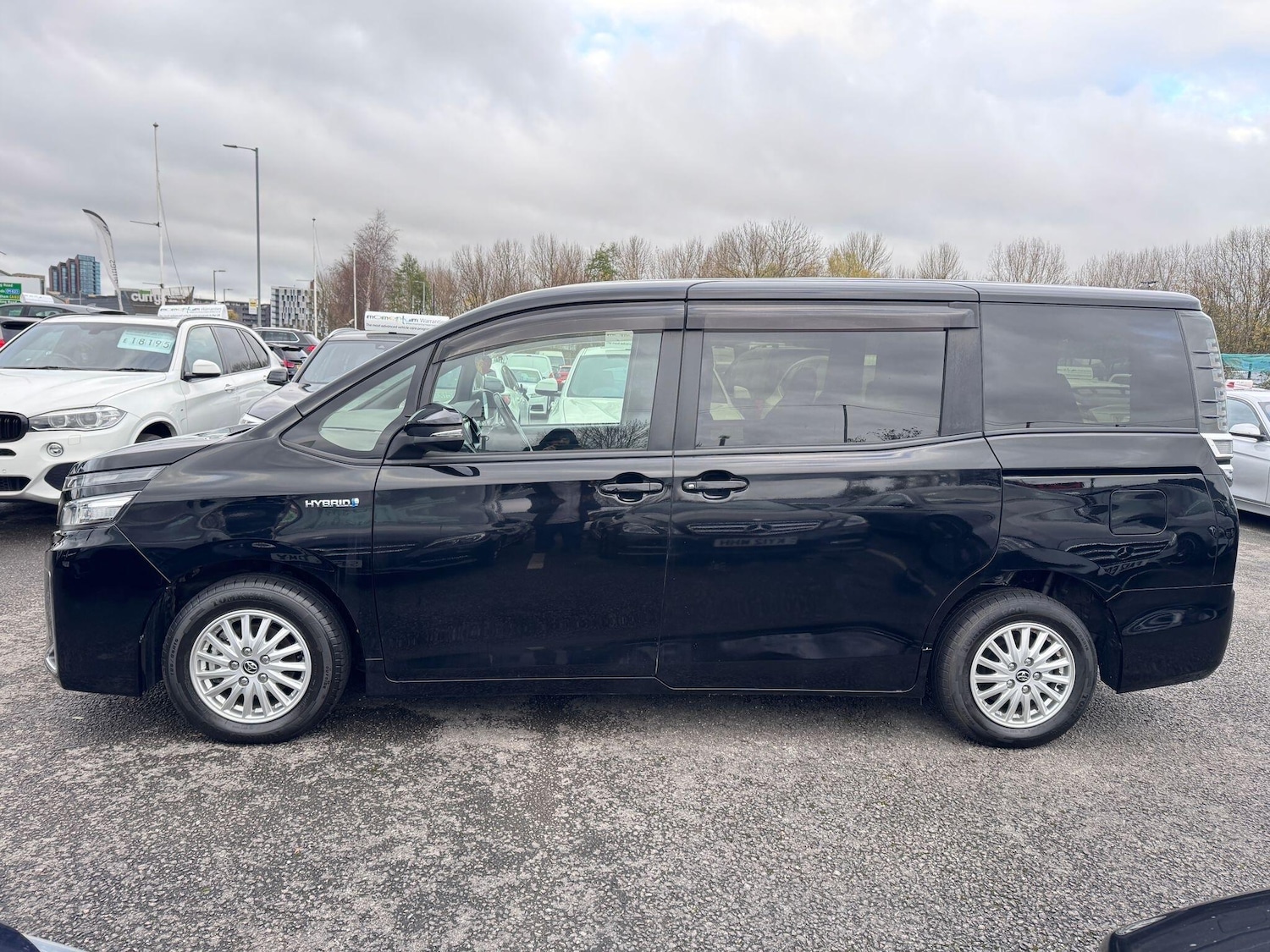 Used Toyota Voxy for sale - 76592184: Photo 8