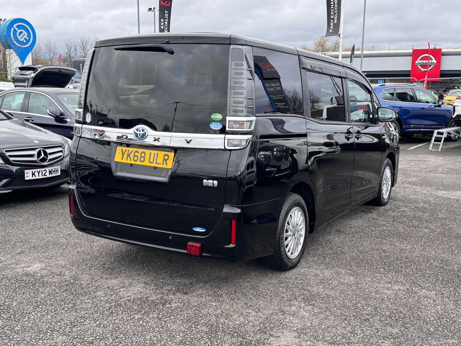 Used Toyota Voxy for sale - 76592184: Photo 9