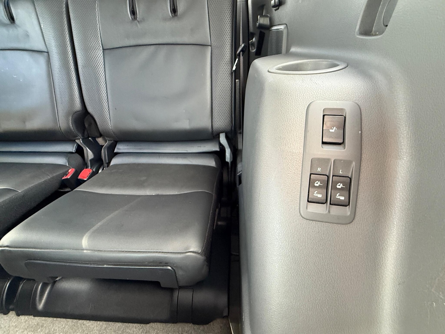 Used Toyota Land Cruiser 2013 for sale - 76408829: Photo 36