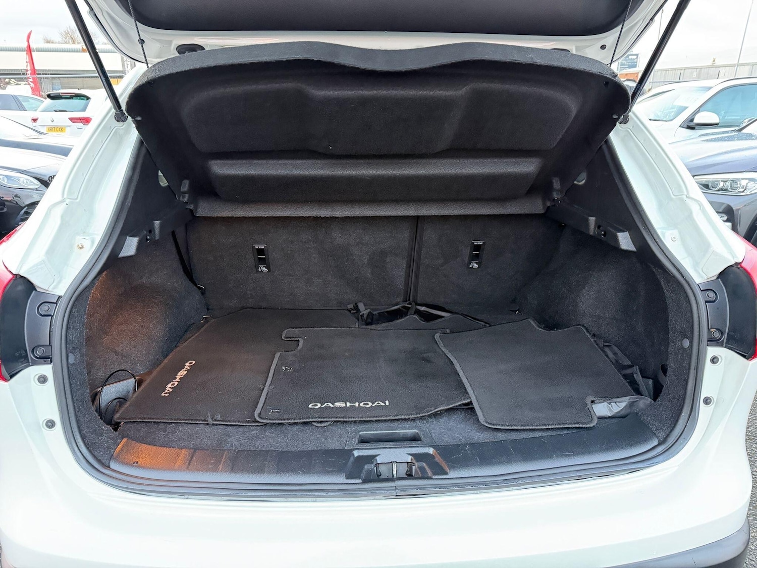 Used Nissan Qashqai for sale - 76701575: Photo 35