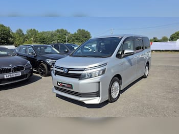 Used Toyota Noah 2016 for sale - 79820540: Photo