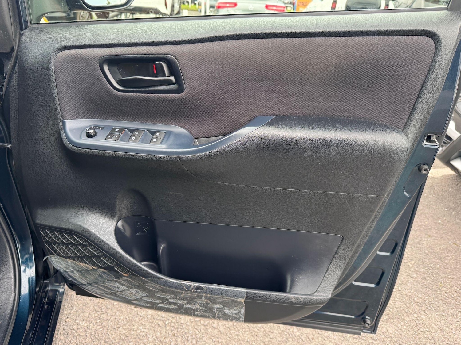 Used Toyota Voxy 2024 for sale - 76989859: Photo 18