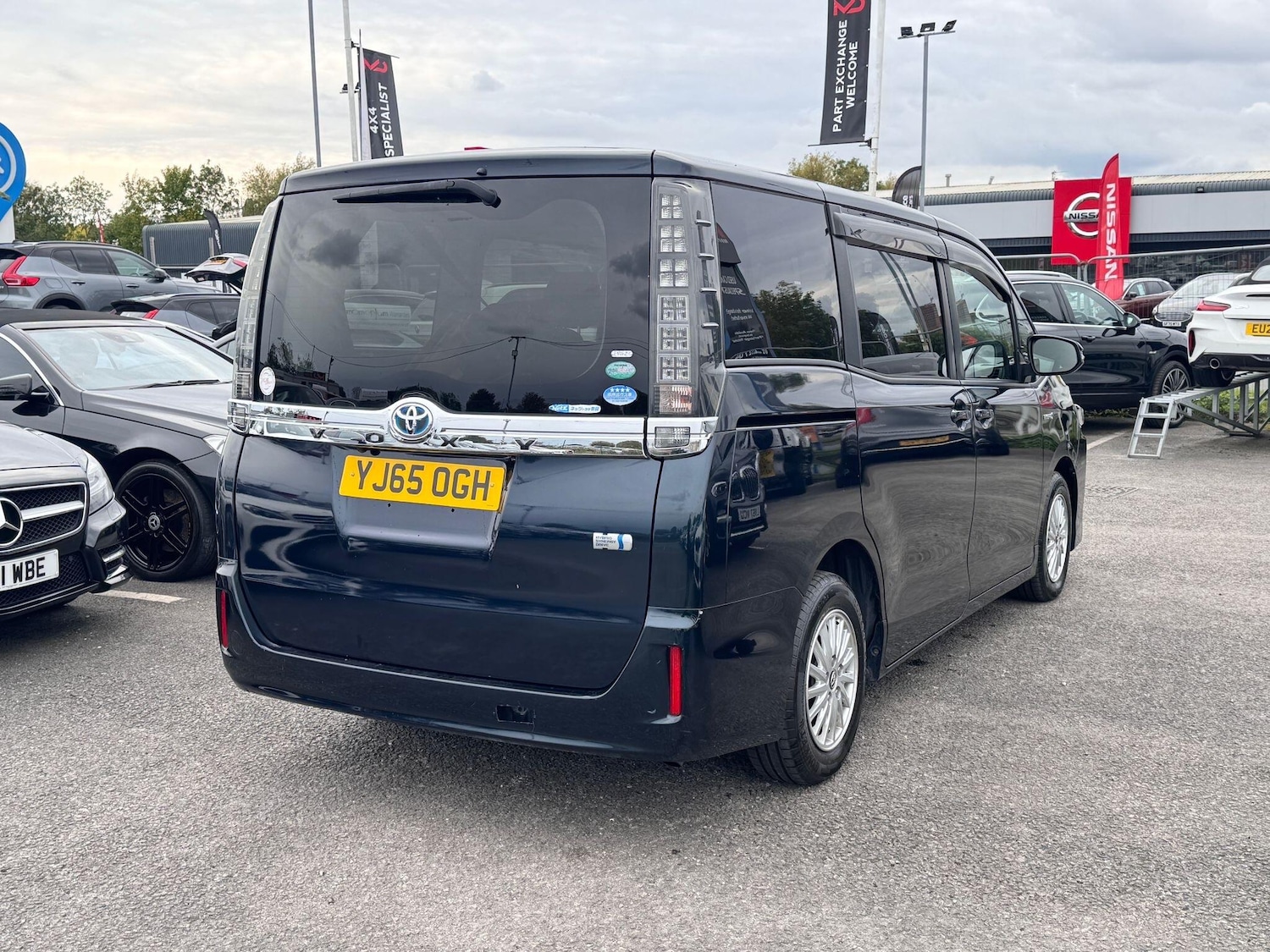 Used Toyota Voxy 2024 for sale - 76989859: Photo 9