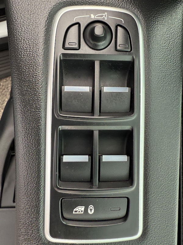 Used Jaguar F-Pace 2018 for sale - 75682065: Photo 22