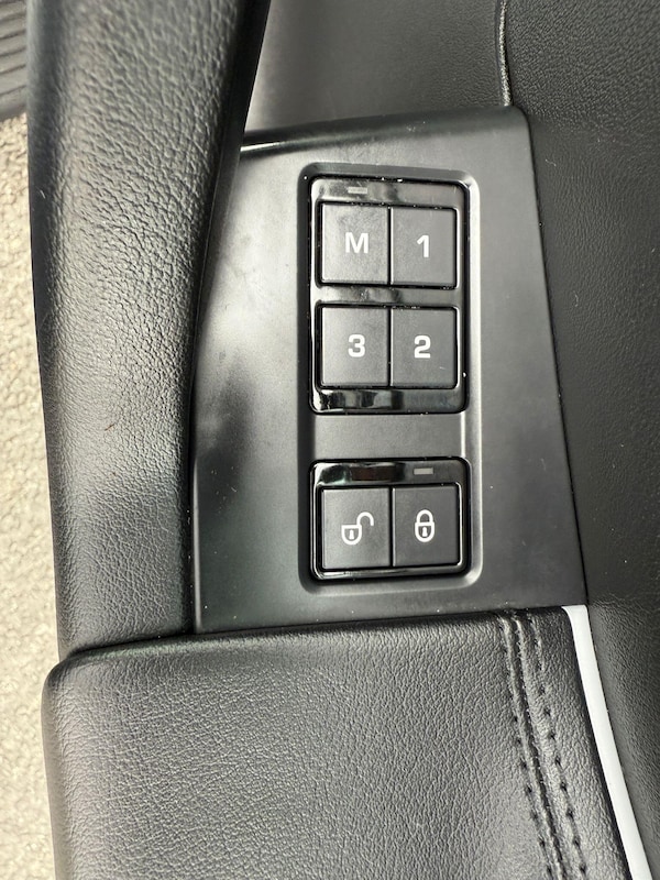 Used Jaguar F-Pace 2018 for sale - 75682065: Photo 25
