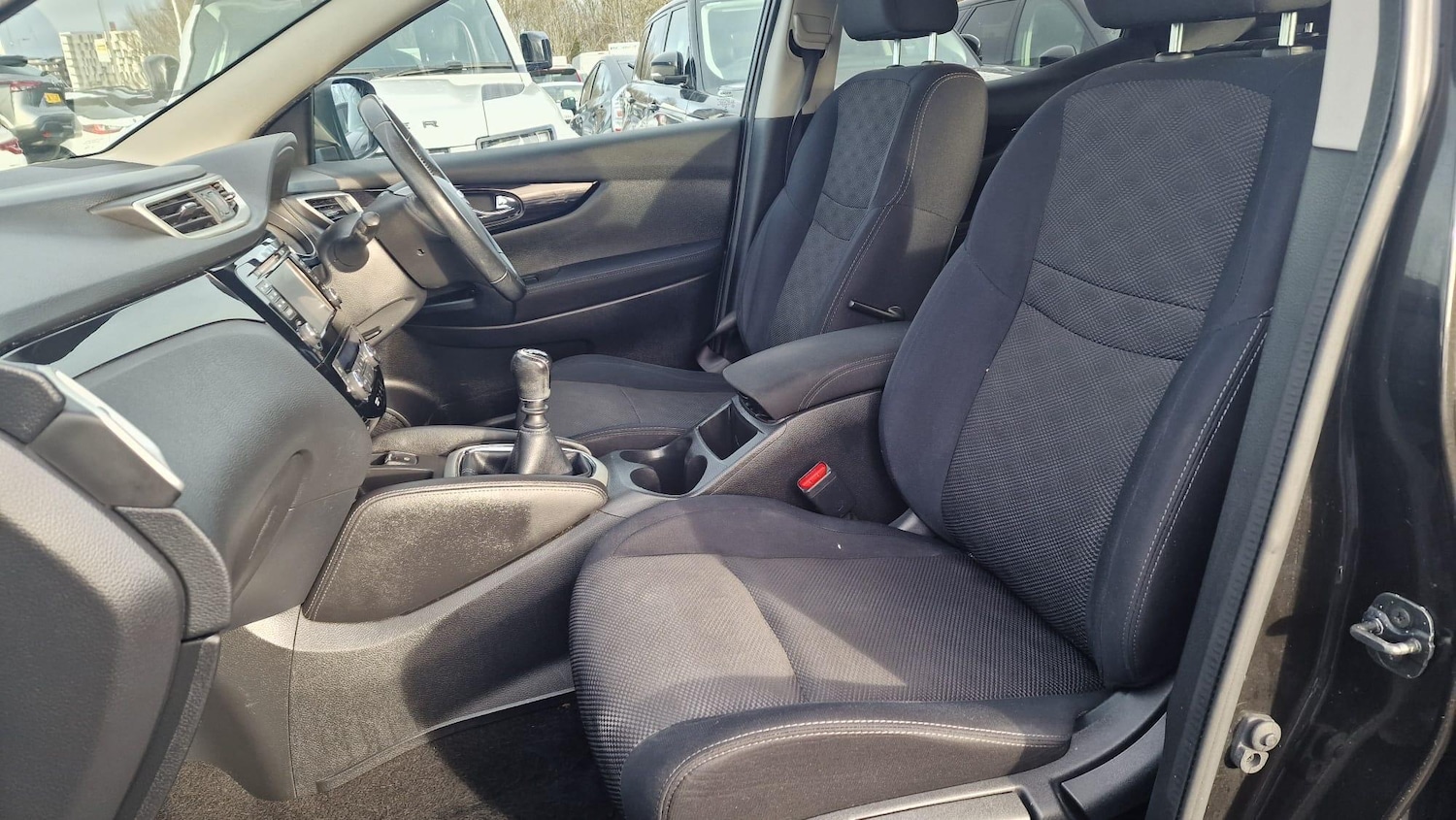 Used Nissan Qashqai 2015 for sale - 77425631: Photo 17