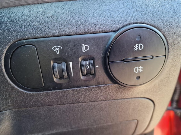 Used Hyundai i10 2011 for sale - 74618901: Photo 12