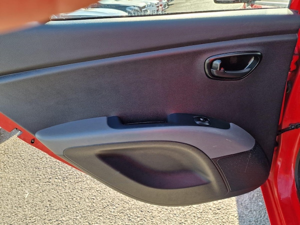 Used Hyundai i10 2011 for sale - 74618901: Photo 19