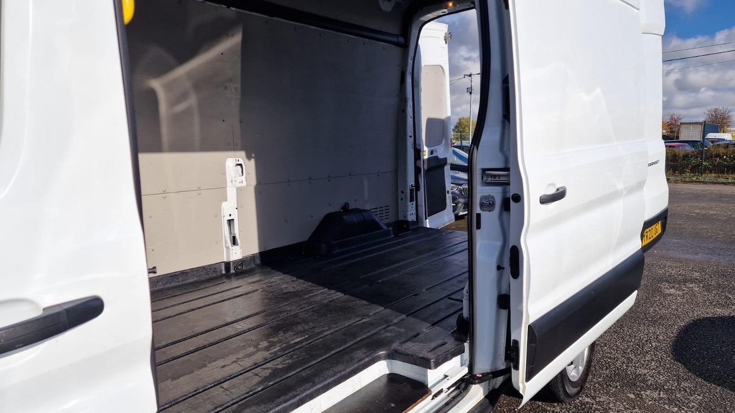 Used Ford Transit 2020 for sale - 76359883: Photo 30