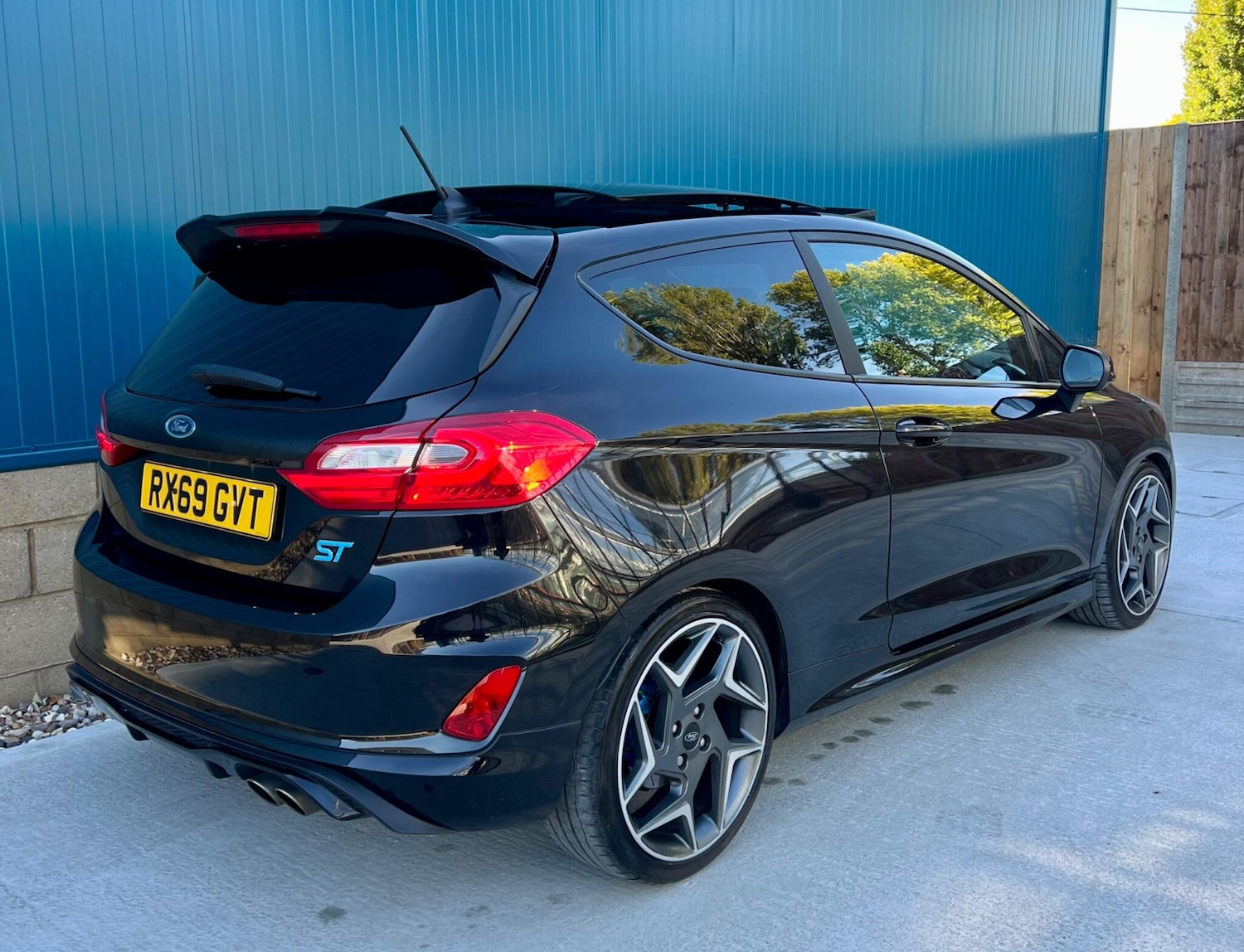 Used Ford Fiesta 2019 for sale - 76201074: Photo 2