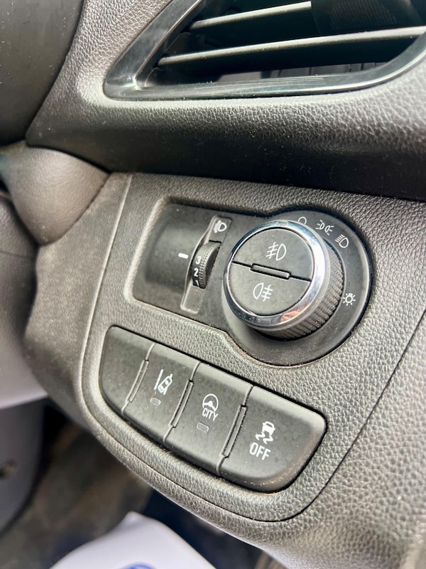 Used Vauxhall Viva 2015 for sale - 76283143: Photo 40