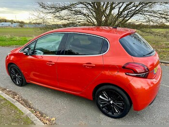 Used Peugeot 208 2015 for sale - 76513309: Photo