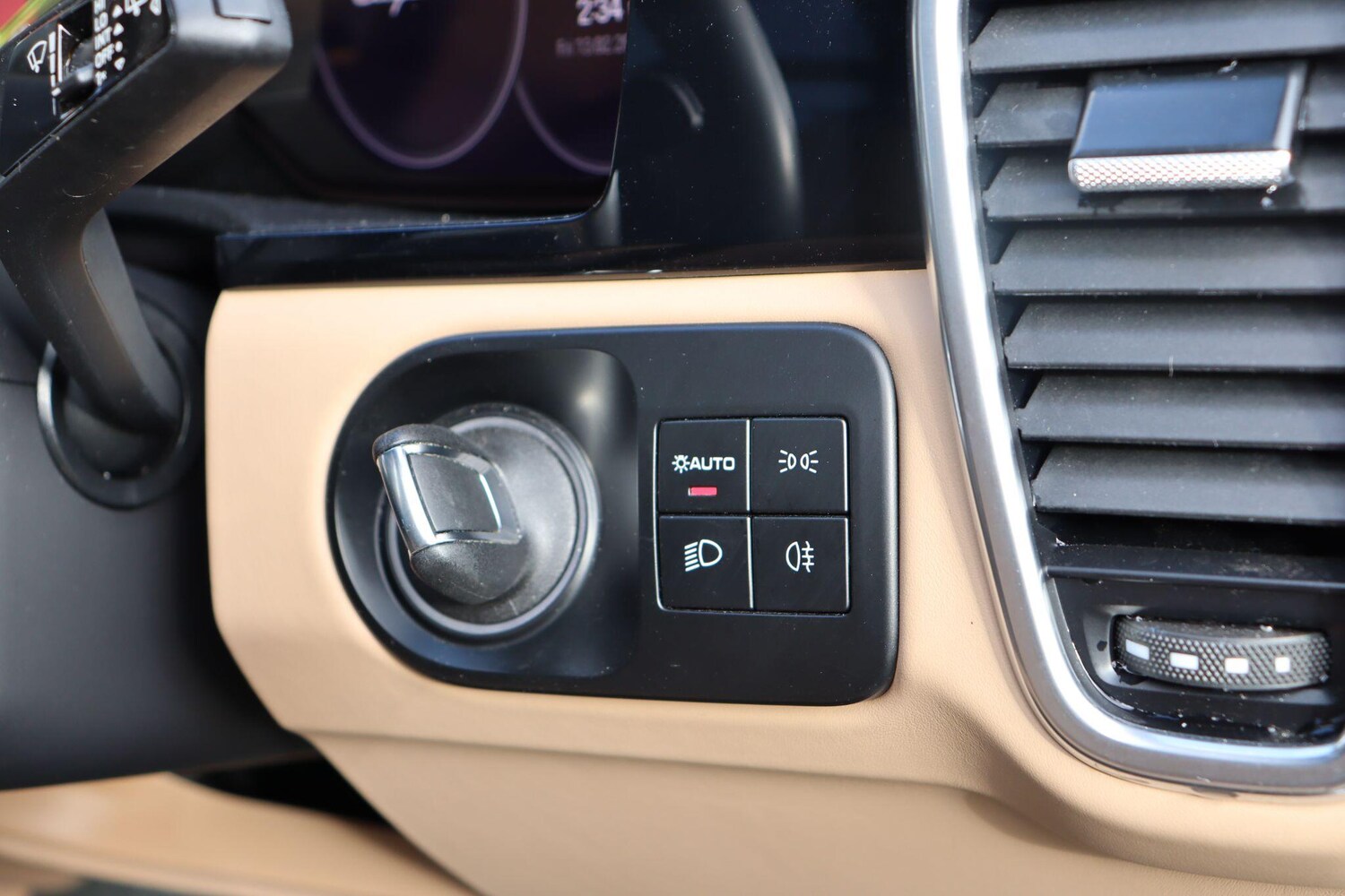 Used Porsche Cayenne 2022 for sale - 77549332: Photo 37