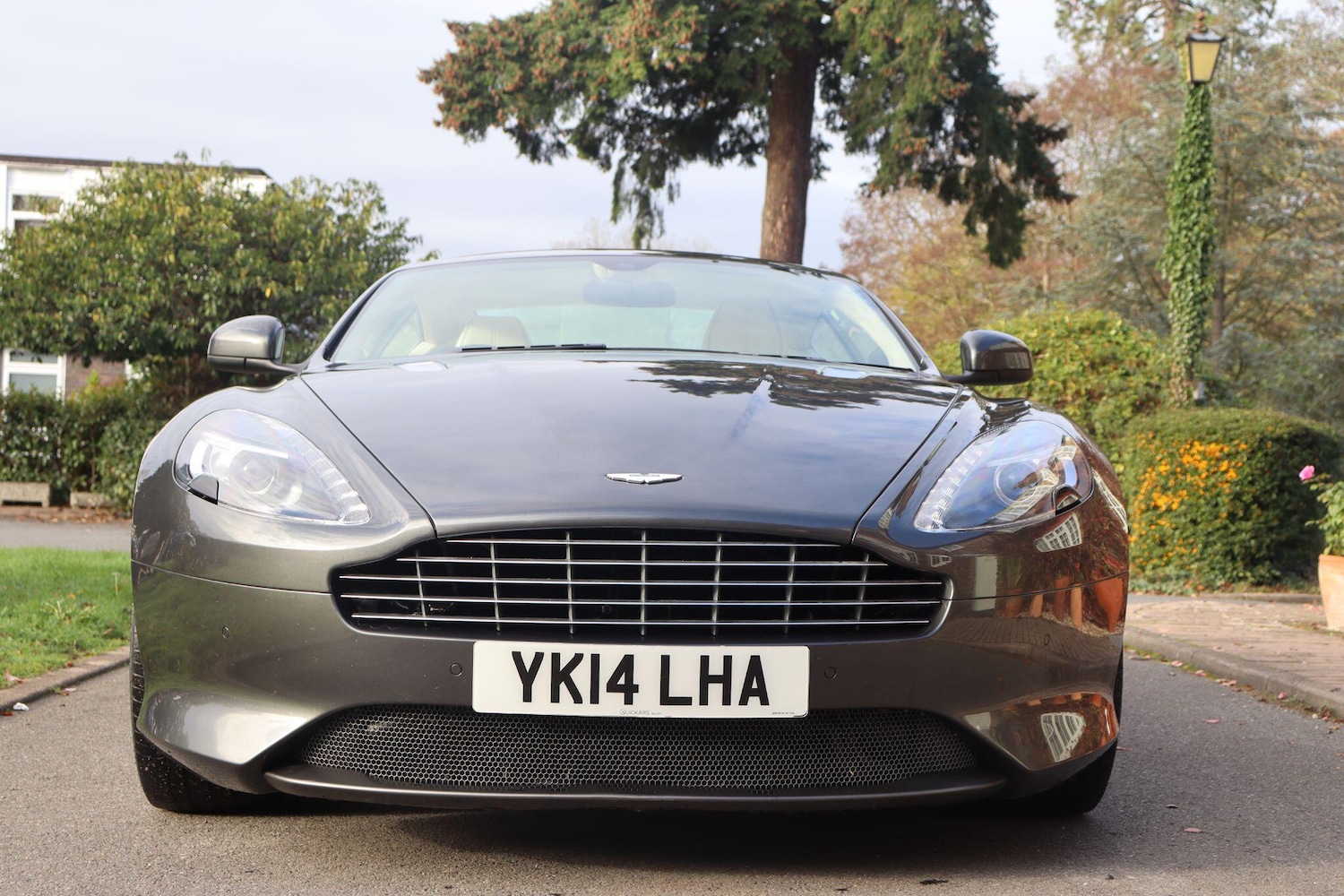 Used Aston Martin DB9 2014 for sale - 76607036: Photo 2