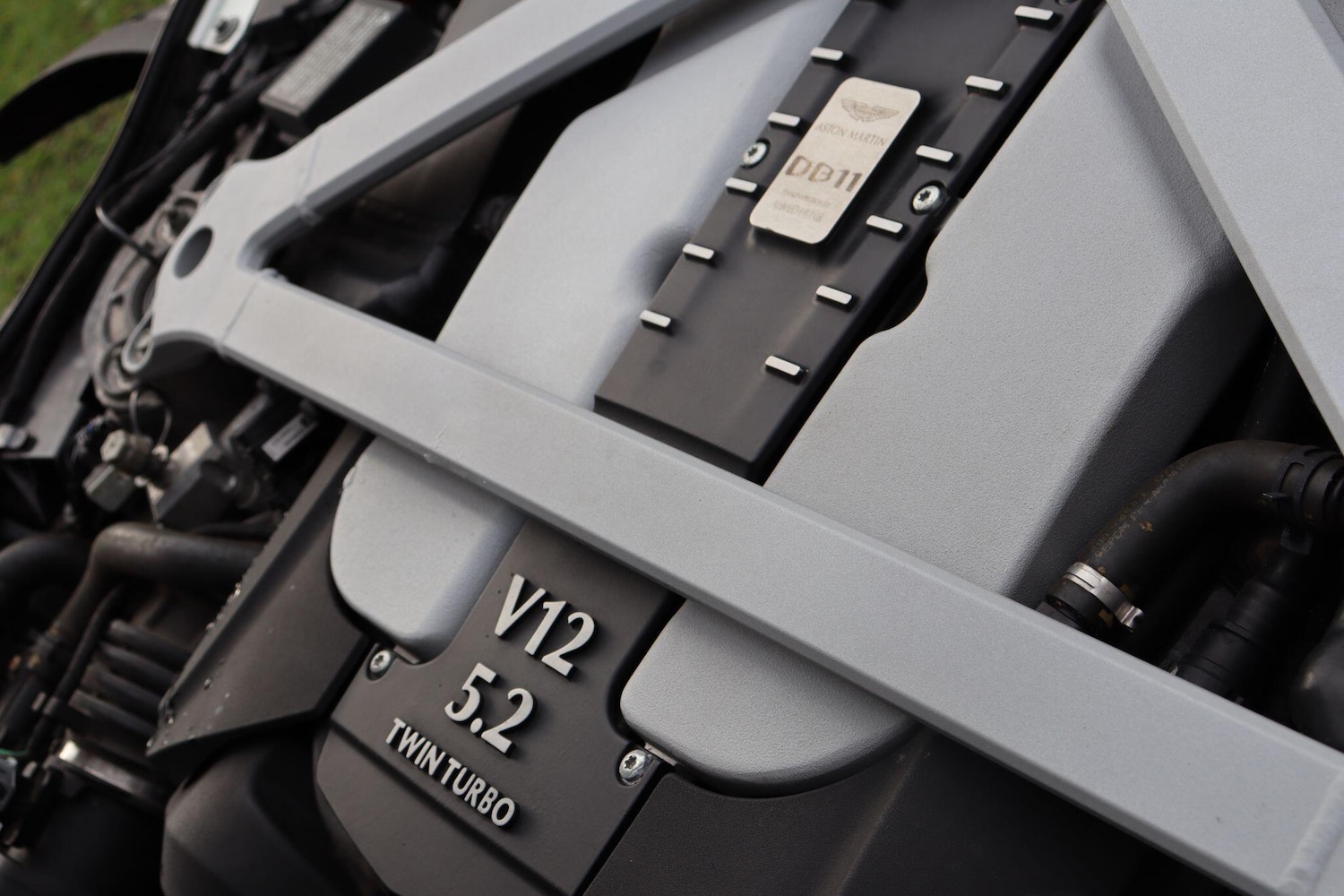 Used Aston Martin DB11 2016 for sale - 77238209: Photo 27