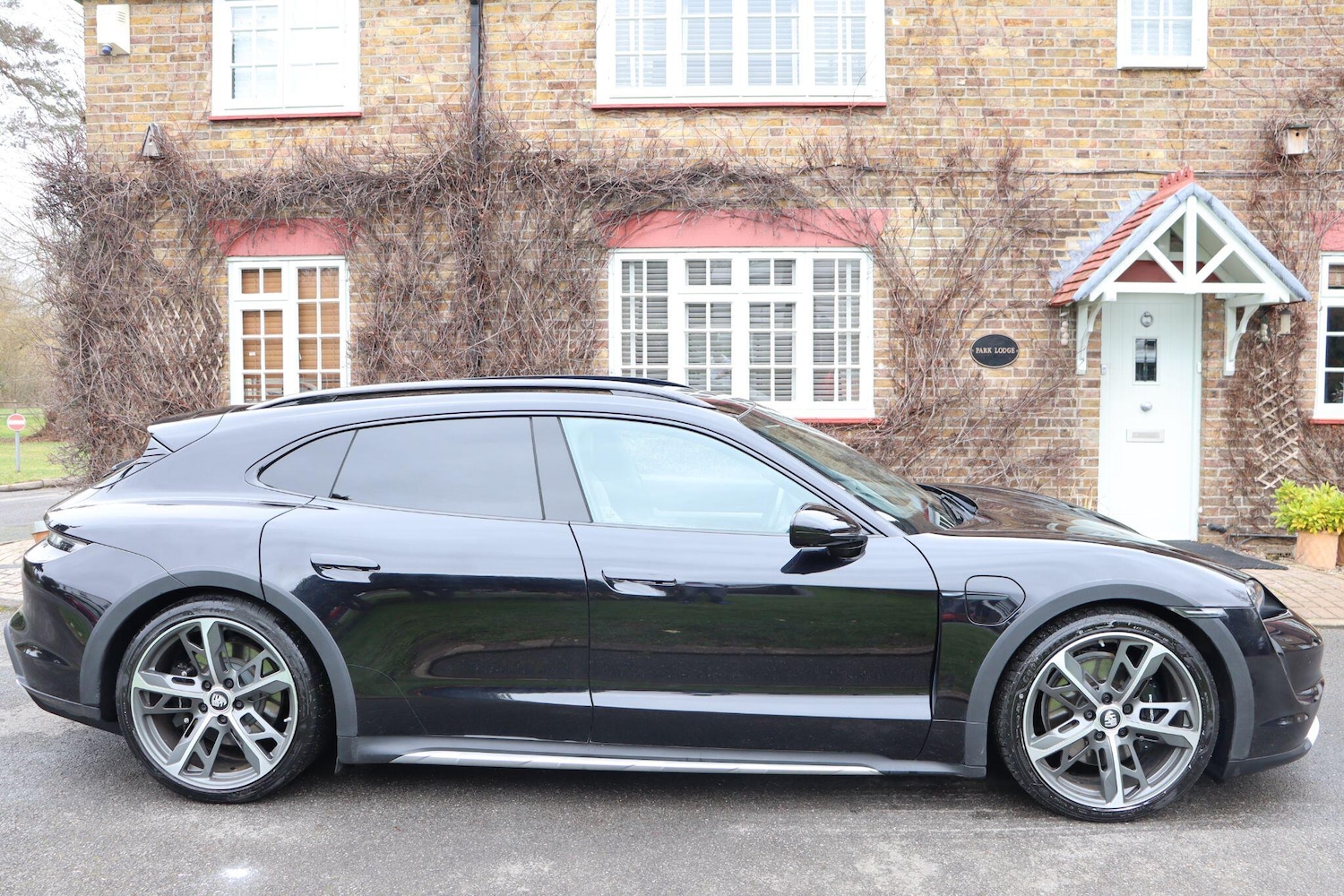 Used Porsche Taycan 2023 for sale - 77633702: Photo 10