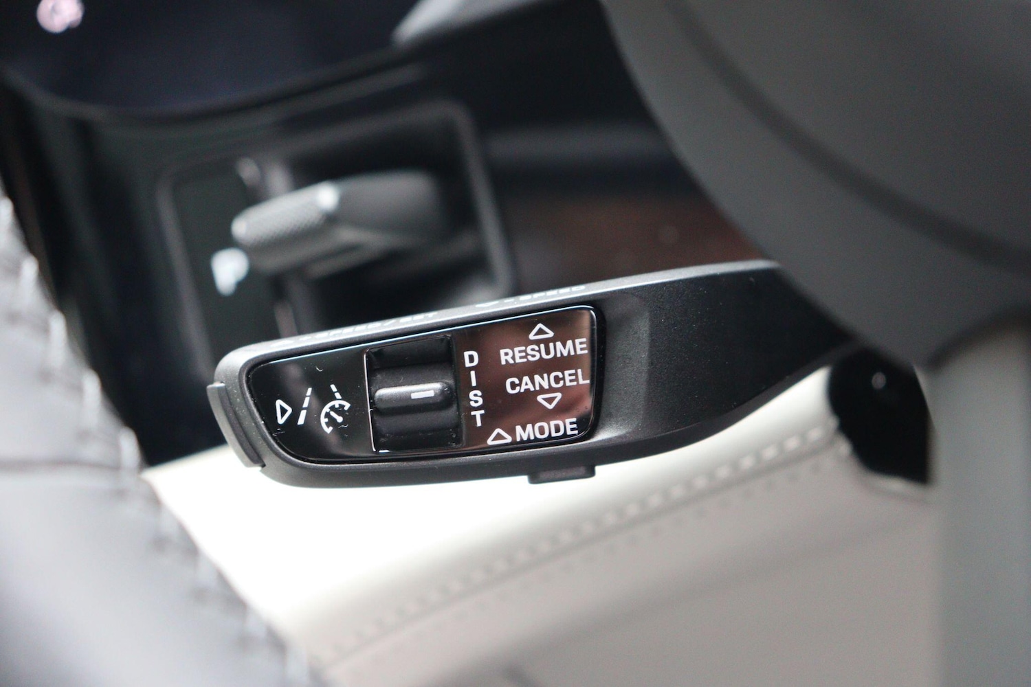 Used Porsche Taycan 2023 for sale - 77633702: Photo 16