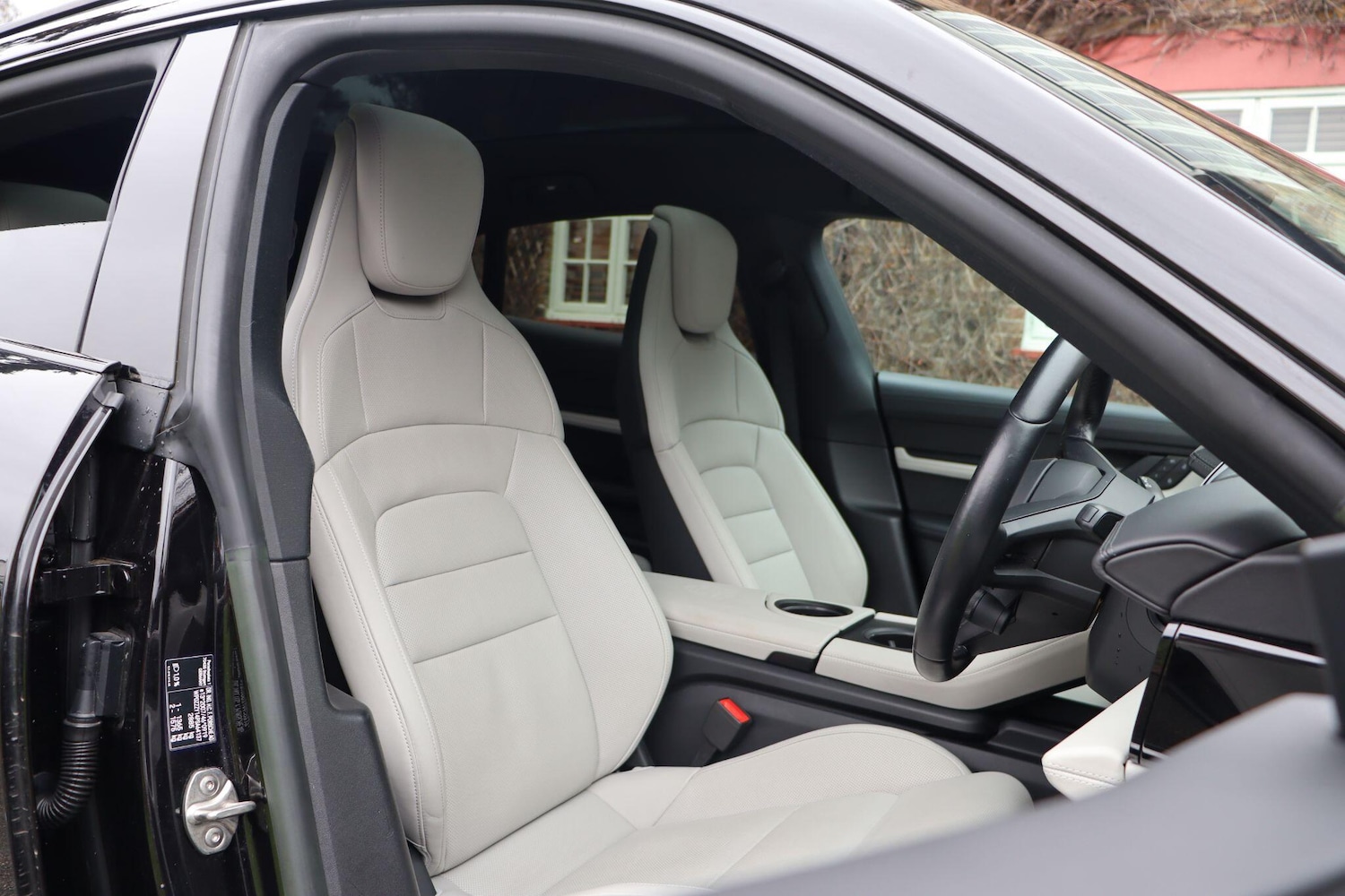 Used Porsche Taycan 2023 for sale - 77633702: Photo 3