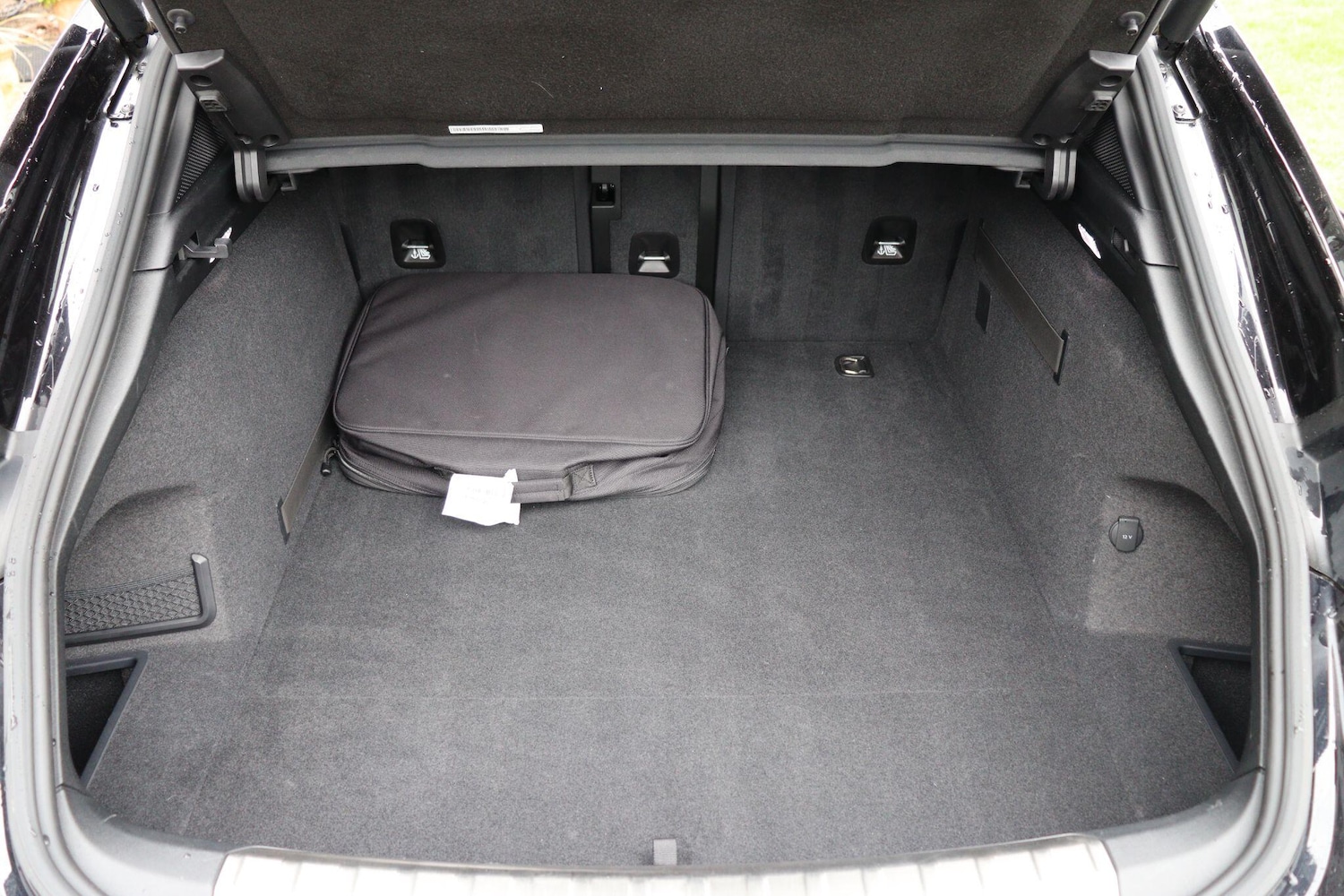 Used Porsche Taycan 2023 for sale - 77633702: Photo 31