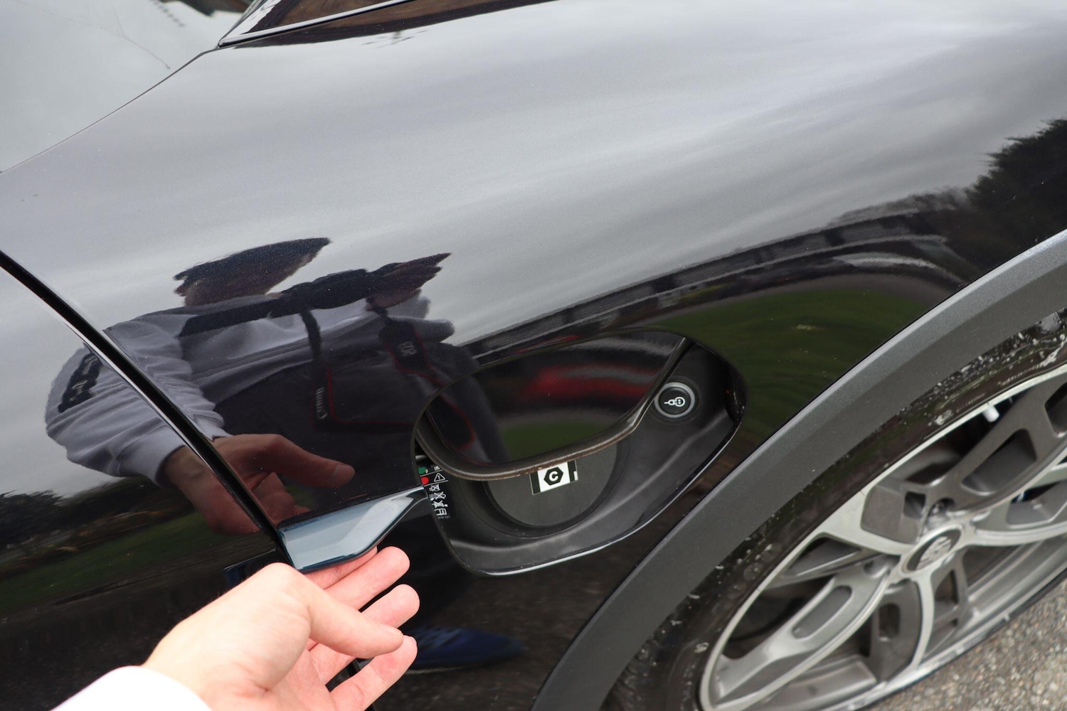 Used Porsche Taycan 2023 for sale - 77633702: Photo 34