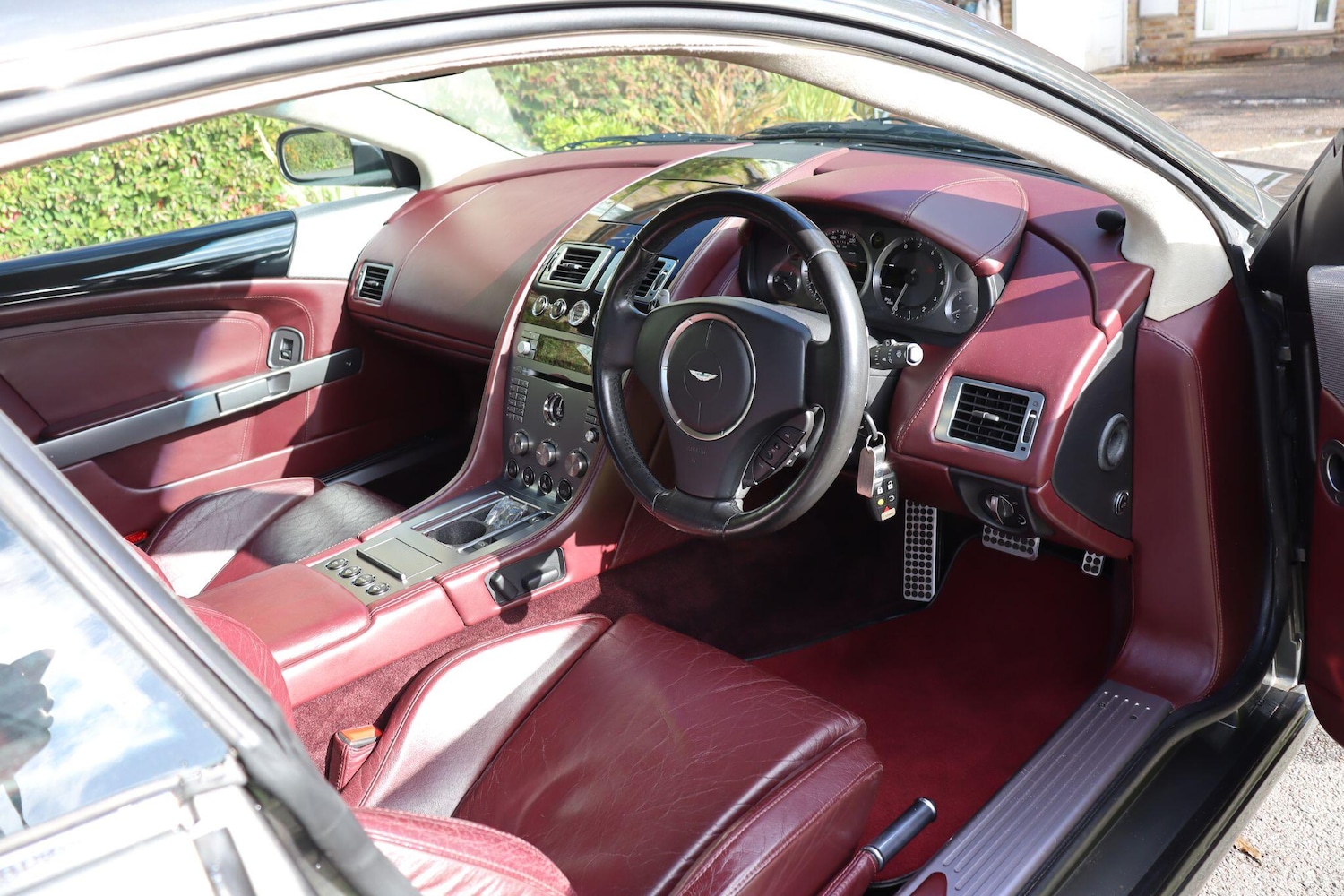 Used Aston Martin DB9 2005 for sale - 76349063: Photo 11