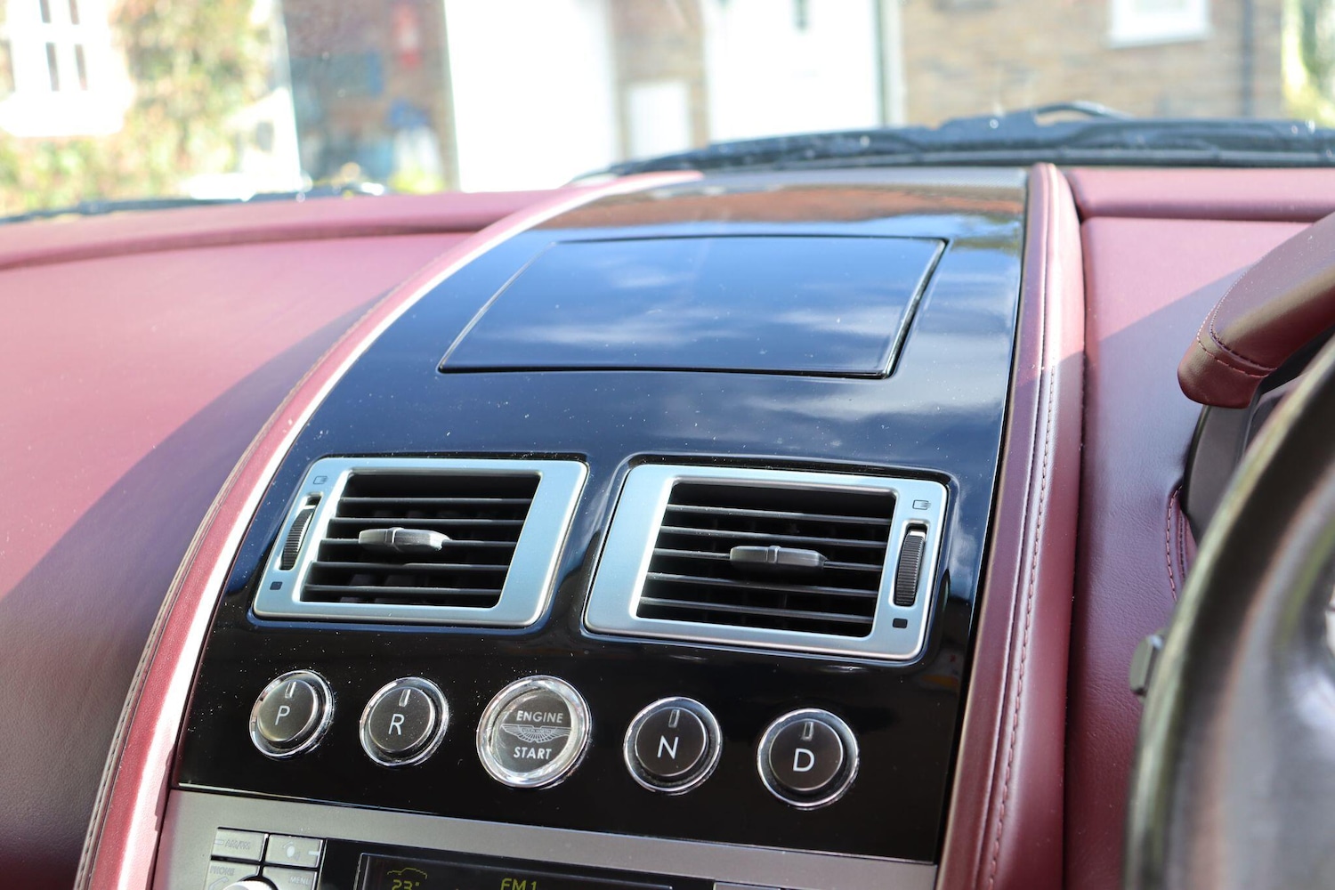 Used Aston Martin DB9 2005 for sale - 76349063: Photo 16