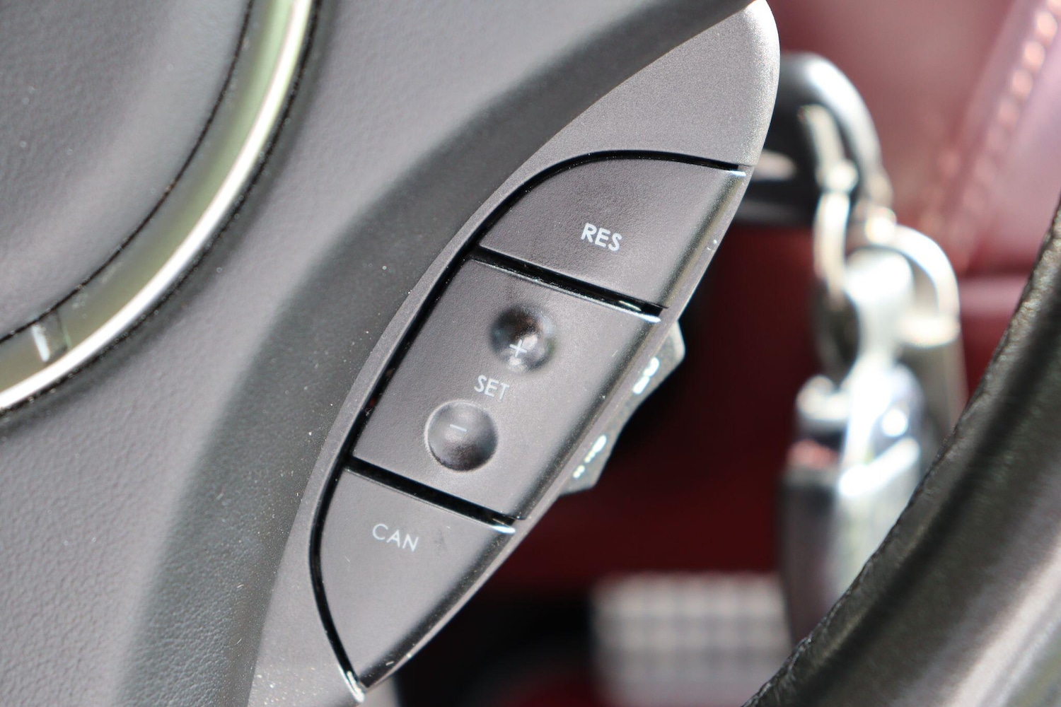 Used Aston Martin DB9 2005 for sale - 76349063: Photo 19
