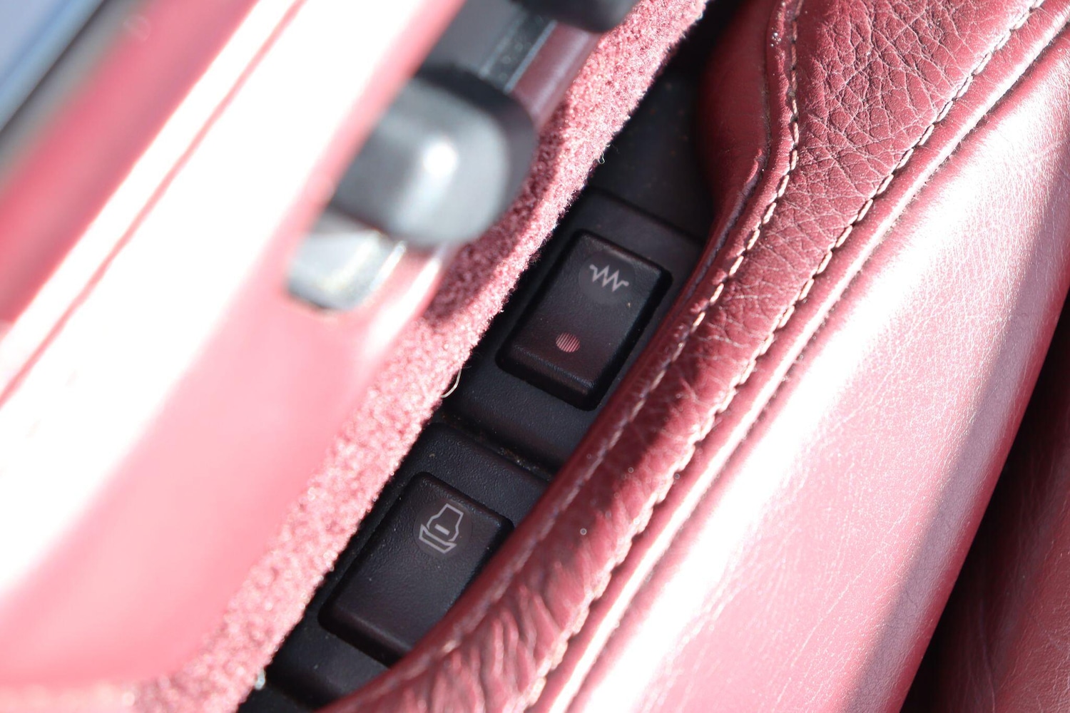 Used Aston Martin DB9 2005 for sale - 76349063: Photo 20
