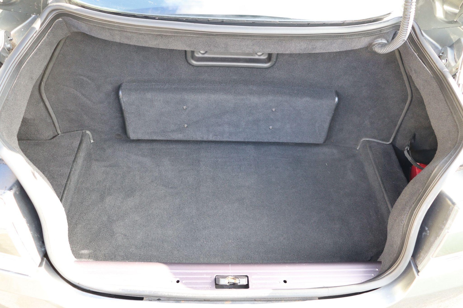 Used Aston Martin DB9 2005 for sale - 76349063: Photo 21
