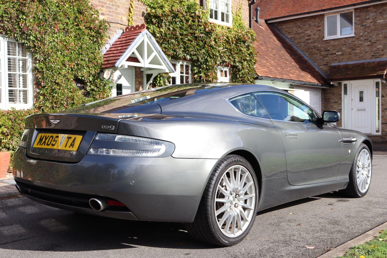 Used Aston Martin DB9 2005 for sale - 76349063: Photo 7