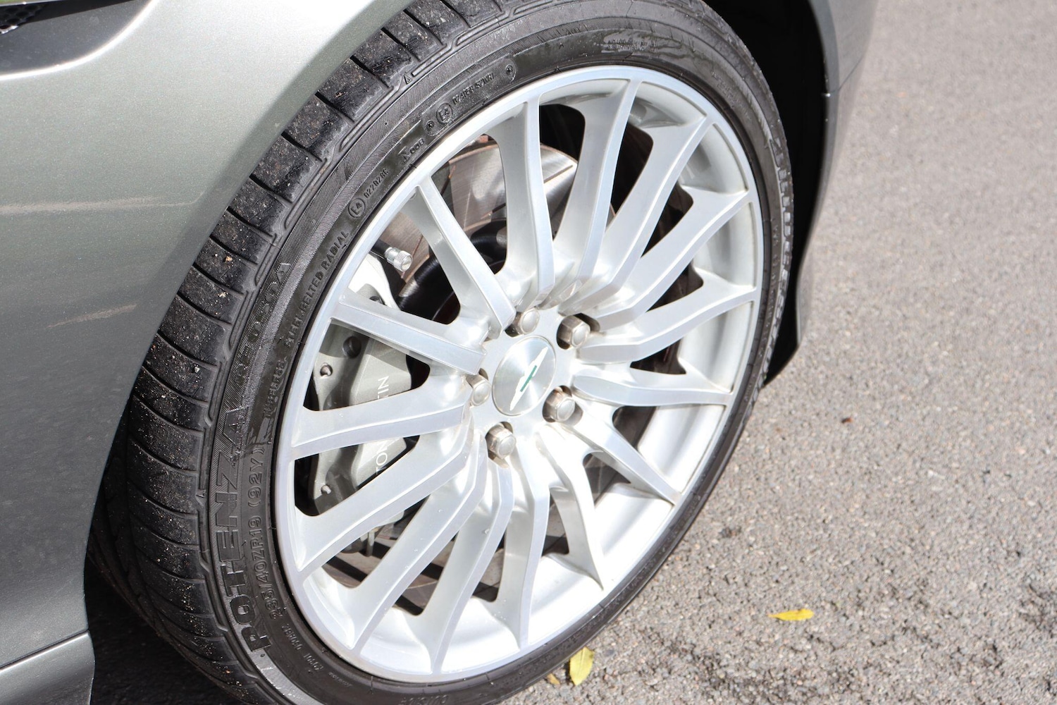 Used Aston Martin DB9 2005 for sale - 76349063: Photo 9