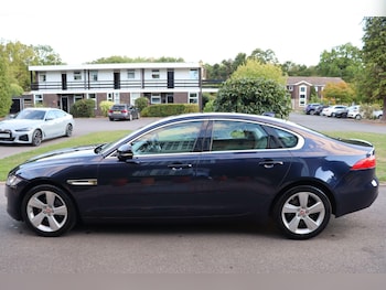 Used Jaguar XF 2018 for sale - 75884305: Photo