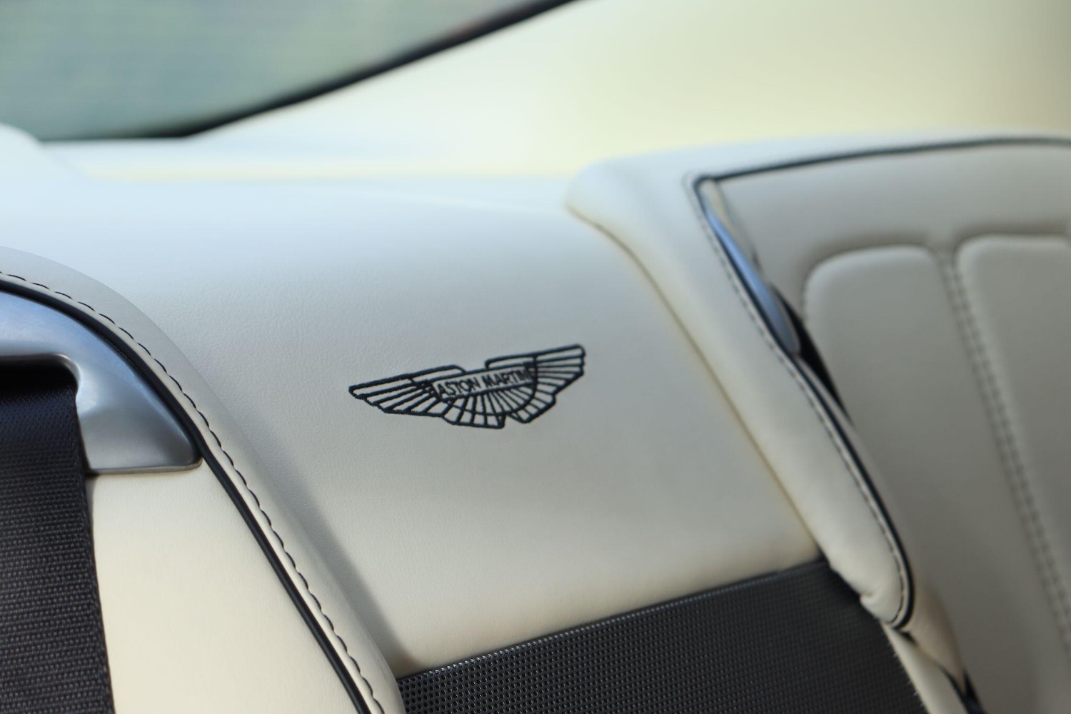 Used Aston Martin DB9 2014 for sale - 77021151: Photo 12