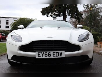 Used Aston Martin DB11 2016 for sale - 77343735: Photo