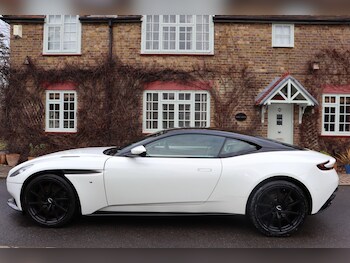 Used Aston Martin DB11 2016 for sale - 77343735: Photo
