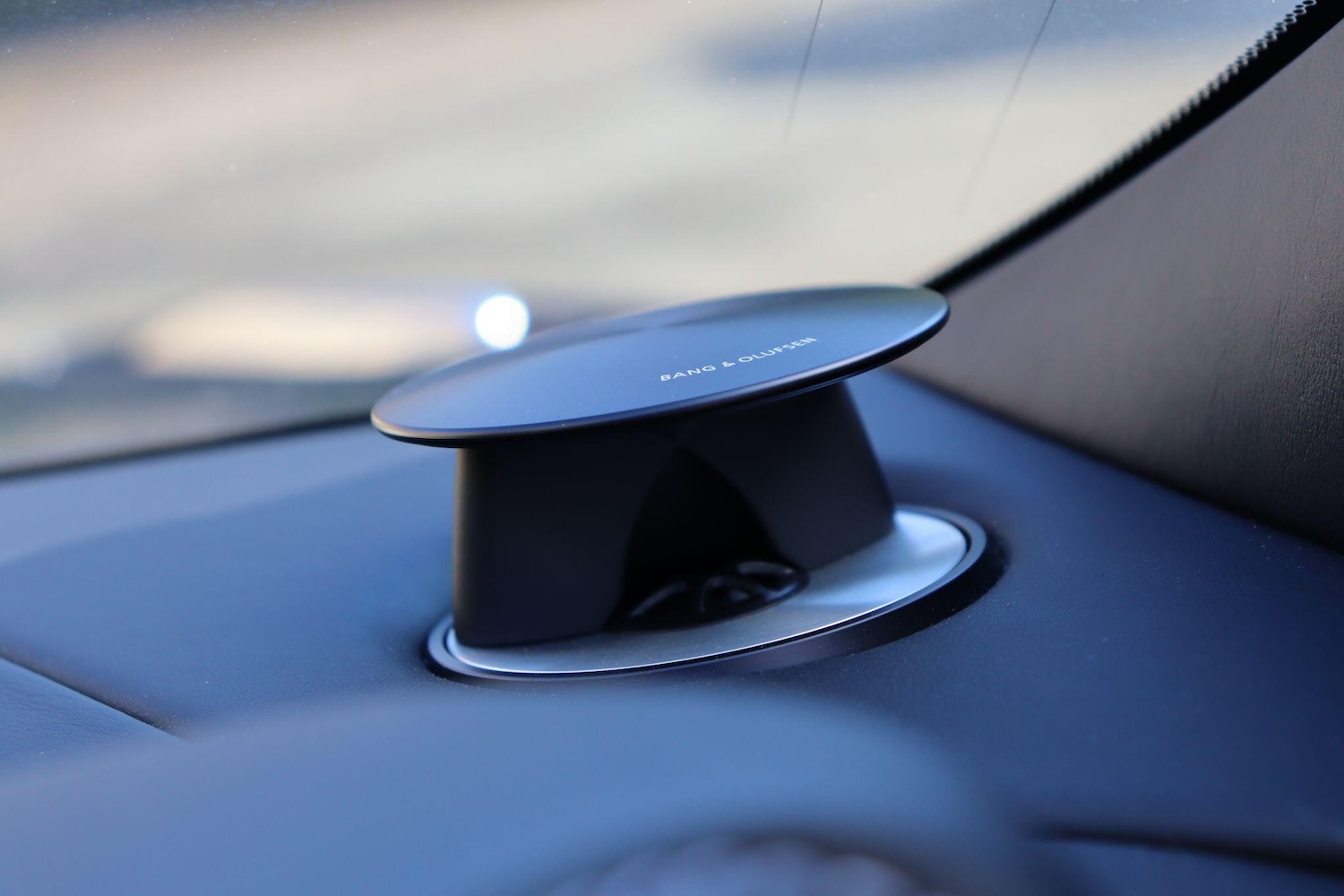 Used Aston Martin DB11 2016 for sale - 77926015: Photo 16