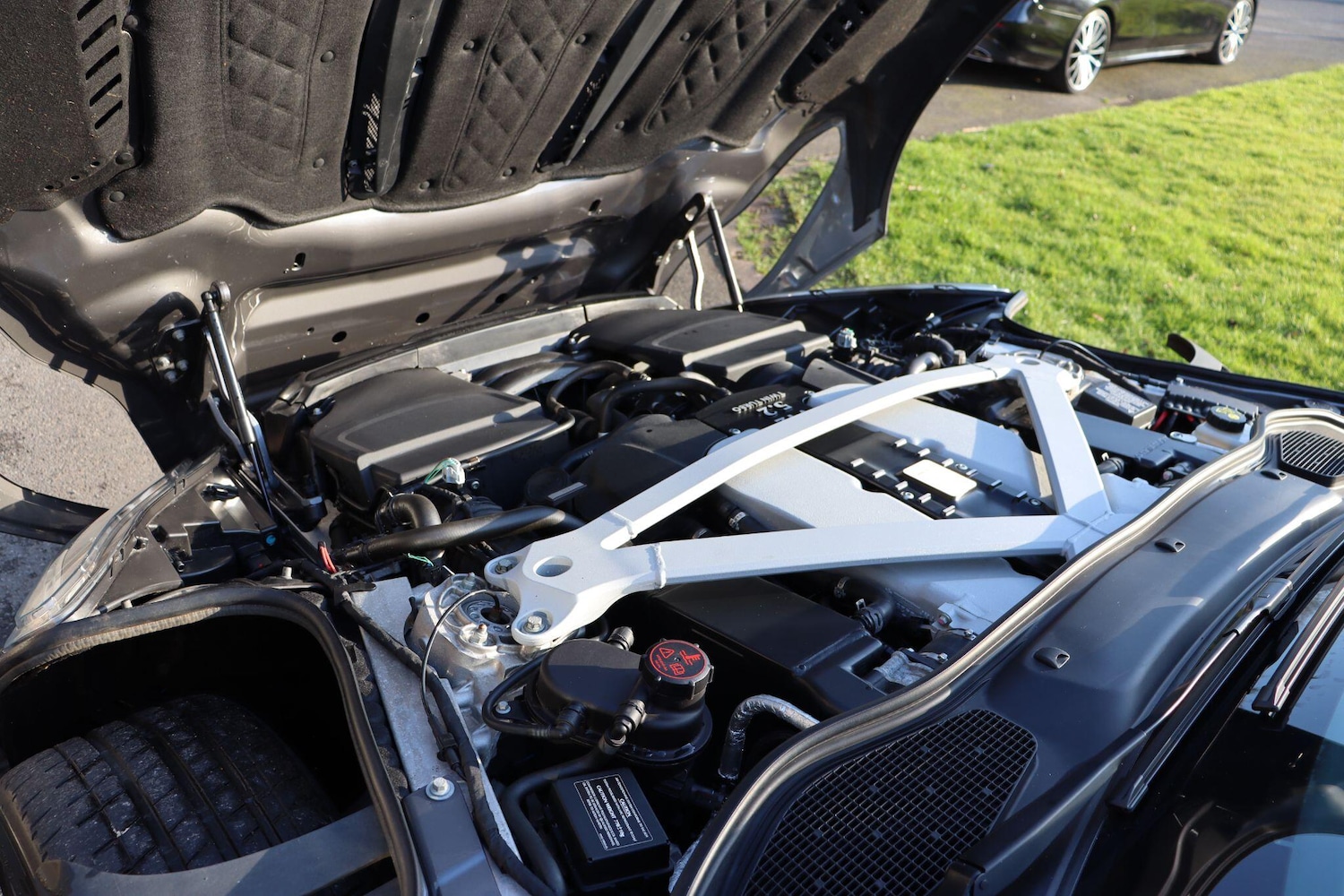 Used Aston Martin DB11 2016 for sale - 77926015: Photo 24