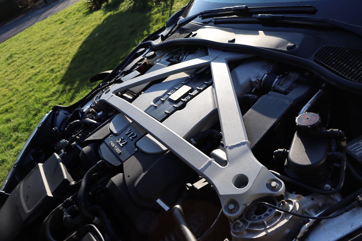 Used Aston Martin DB11 2016 for sale - 77926015: Photo 25