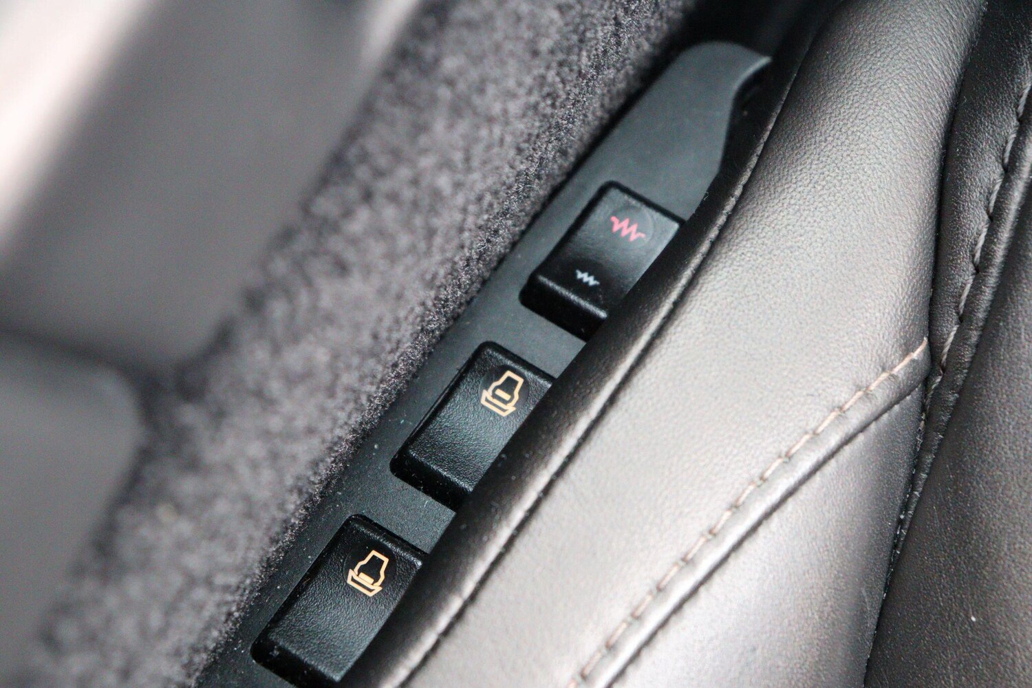 Used Aston Martin Vantage for sale - 76771725: Photo 16