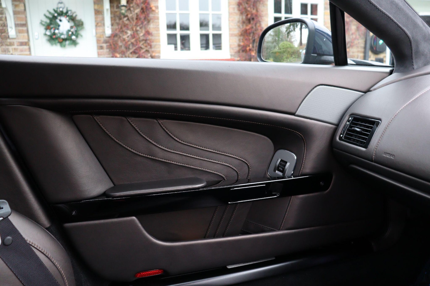 Used Aston Martin Vantage for sale - 76771725: Photo 19