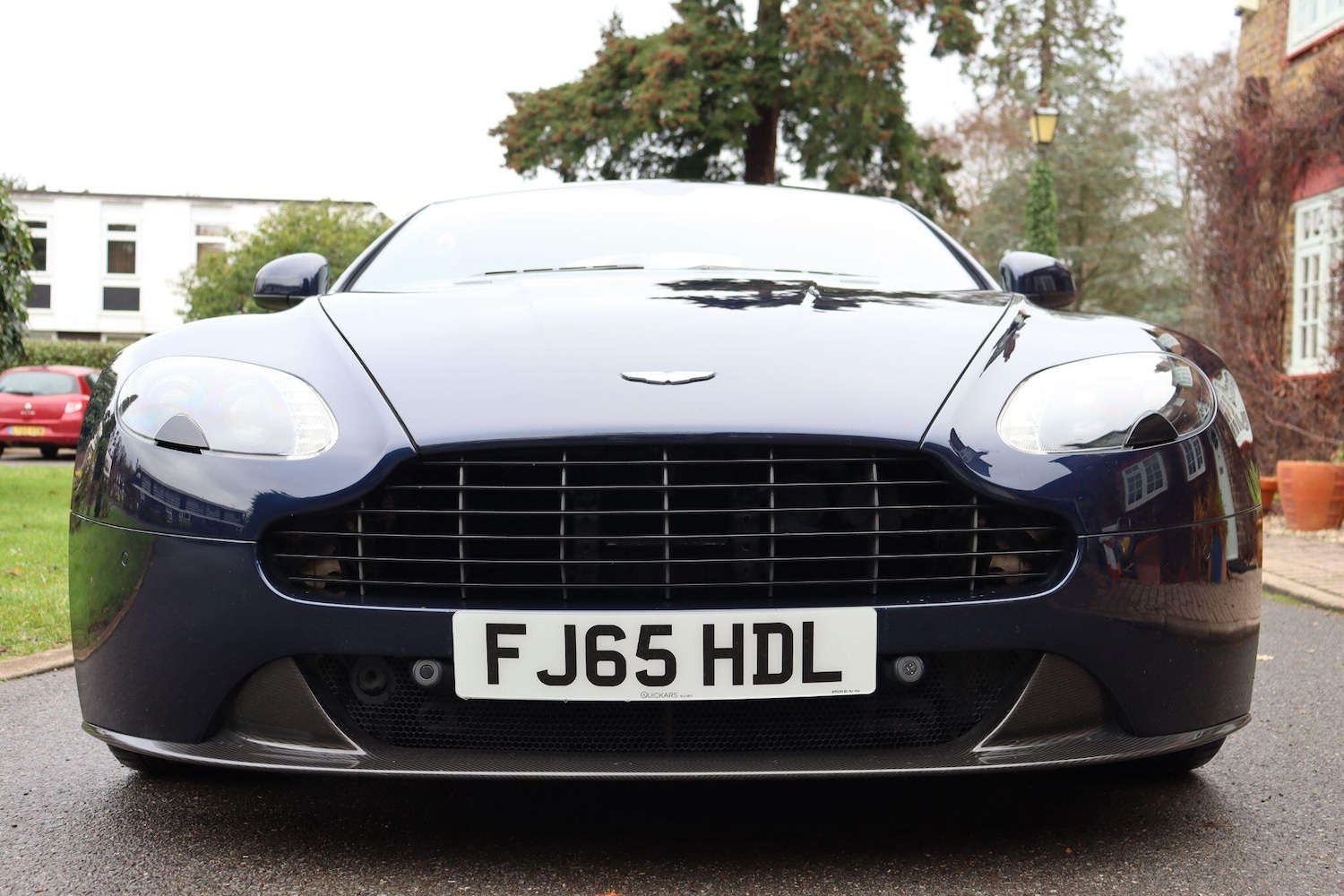 Used Aston Martin Vantage for sale - 76771725: Photo 2