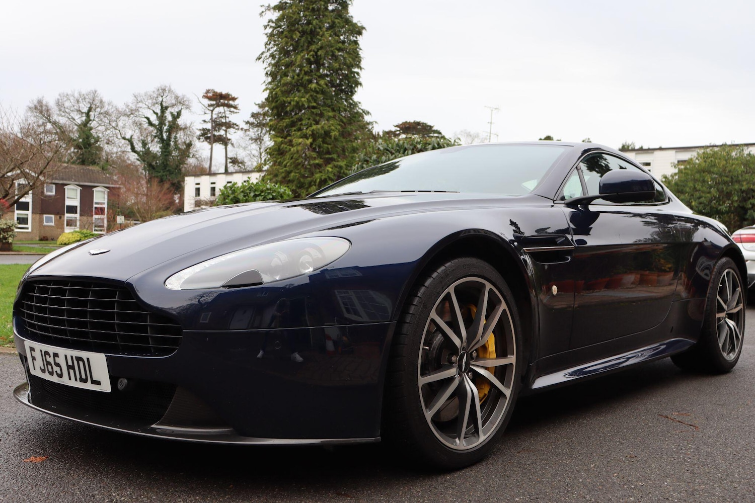 Used Aston Martin Vantage for sale - 76771725: Photo 3
