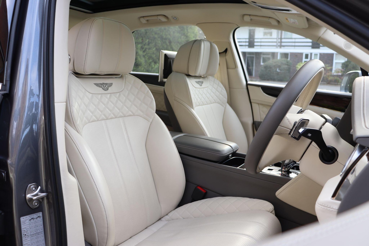 Used Bentley Bentayga 2018 for sale - 77052540: Photo 10