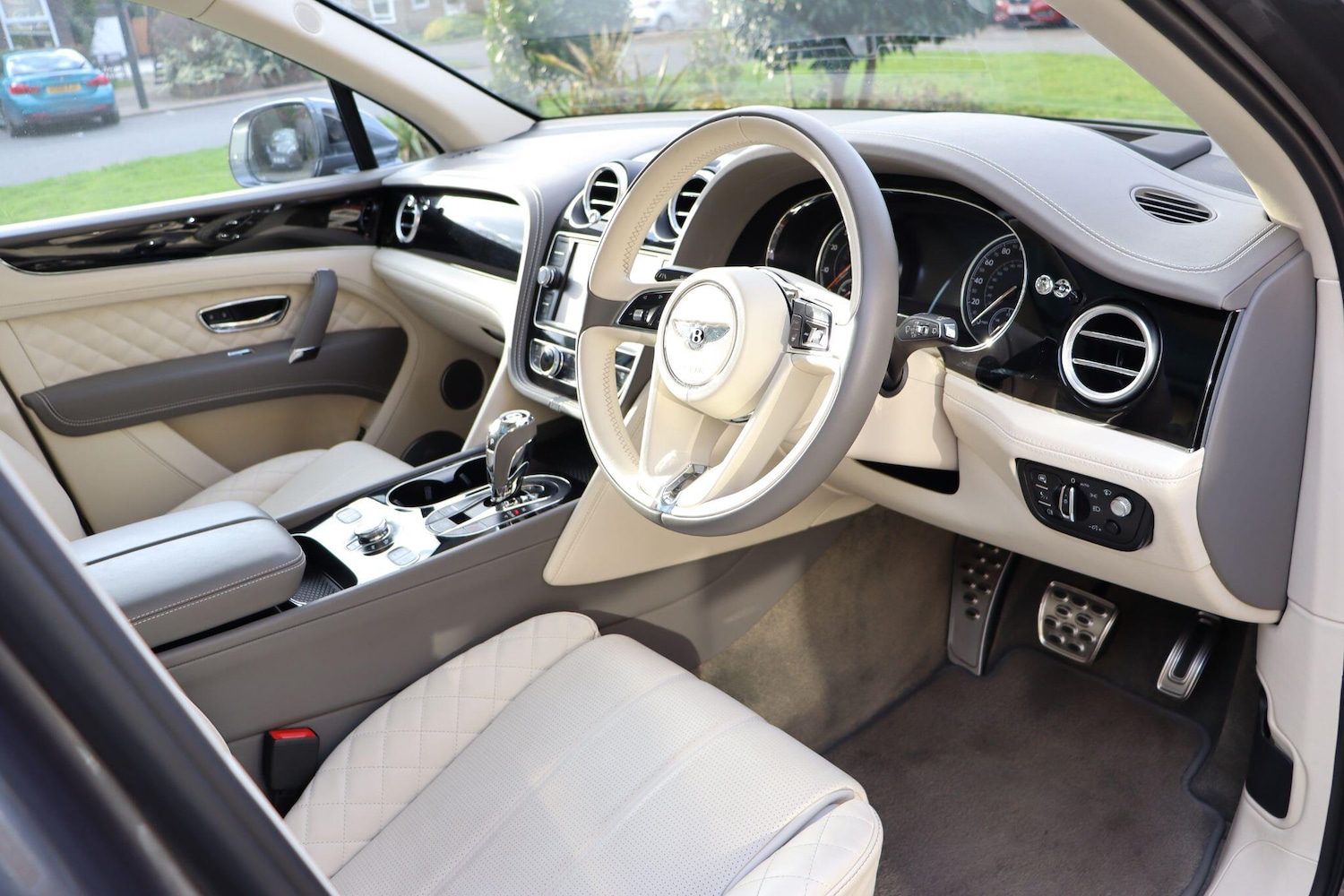 Used Bentley Bentayga 2018 for sale - 77052540: Photo 11