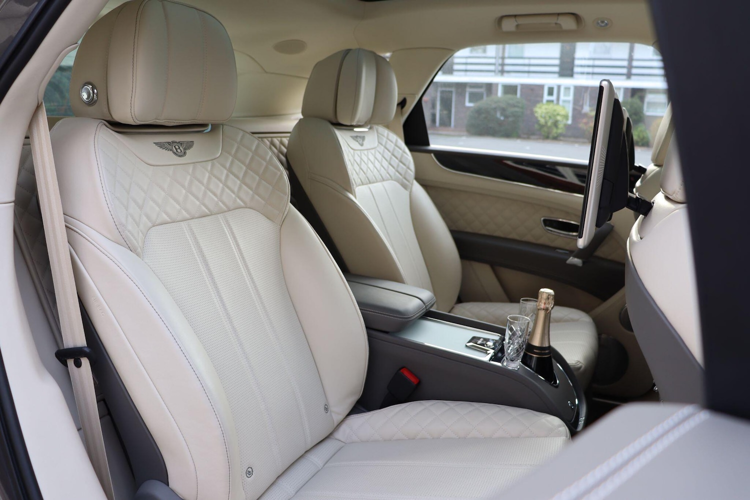 Used Bentley Bentayga 2018 for sale - 77052540: Photo 12