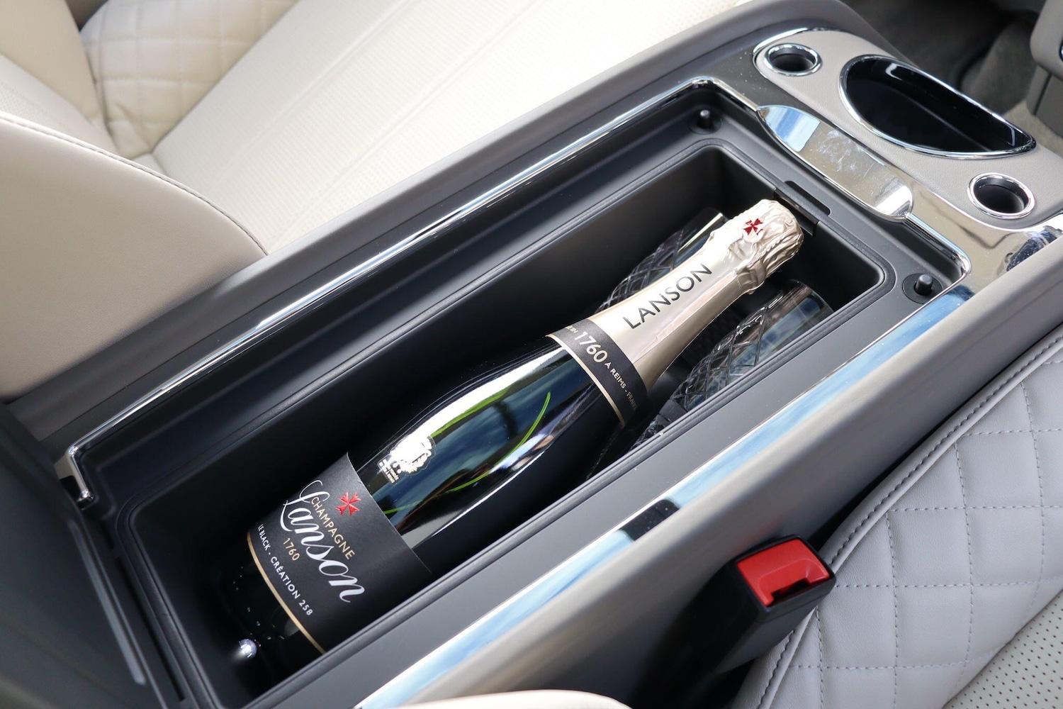 Used Bentley Bentayga 2018 for sale - 77052540: Photo 14