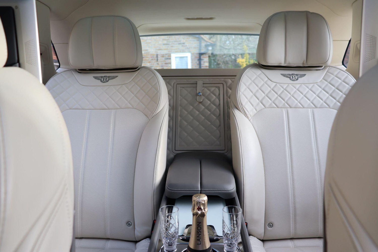 Used Bentley Bentayga 2018 for sale - 77052540: Photo 16