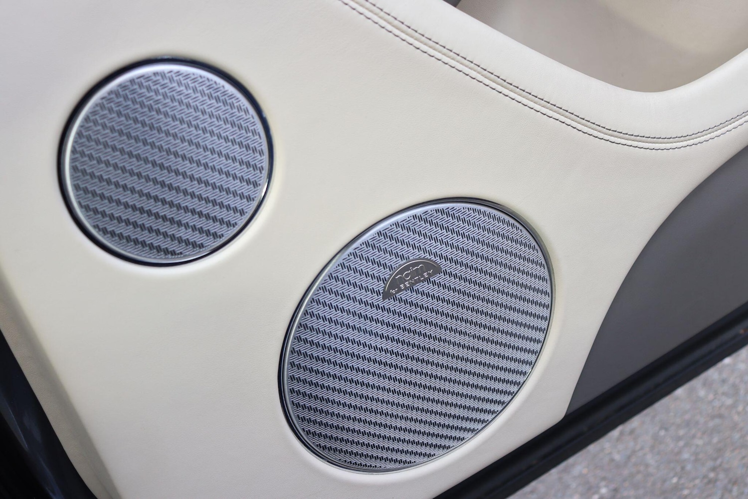 Used Bentley Bentayga 2018 for sale - 77052540: Photo 18