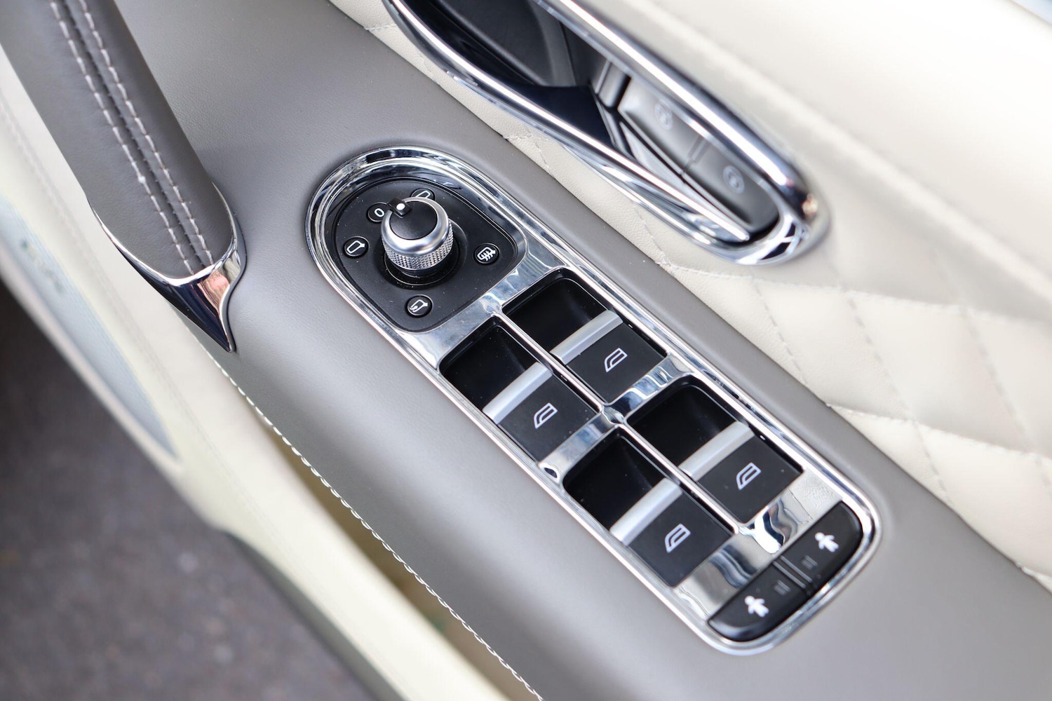 Used Bentley Bentayga 2018 for sale - 77052540: Photo 19