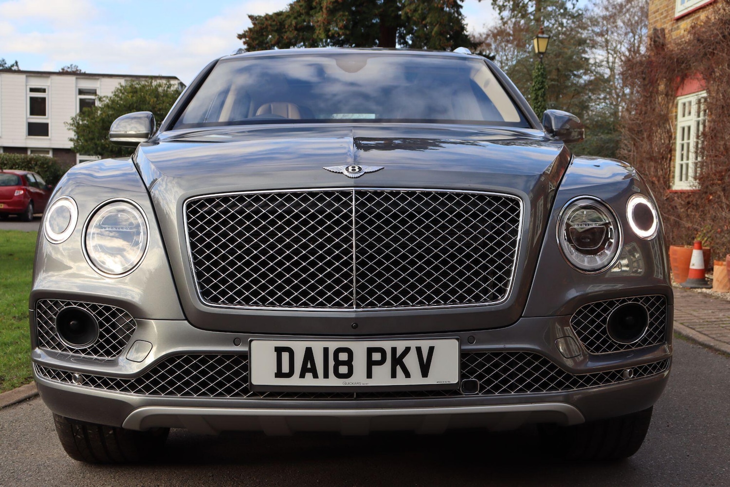 Used Bentley Bentayga 2018 for sale - 77052540: Photo 2